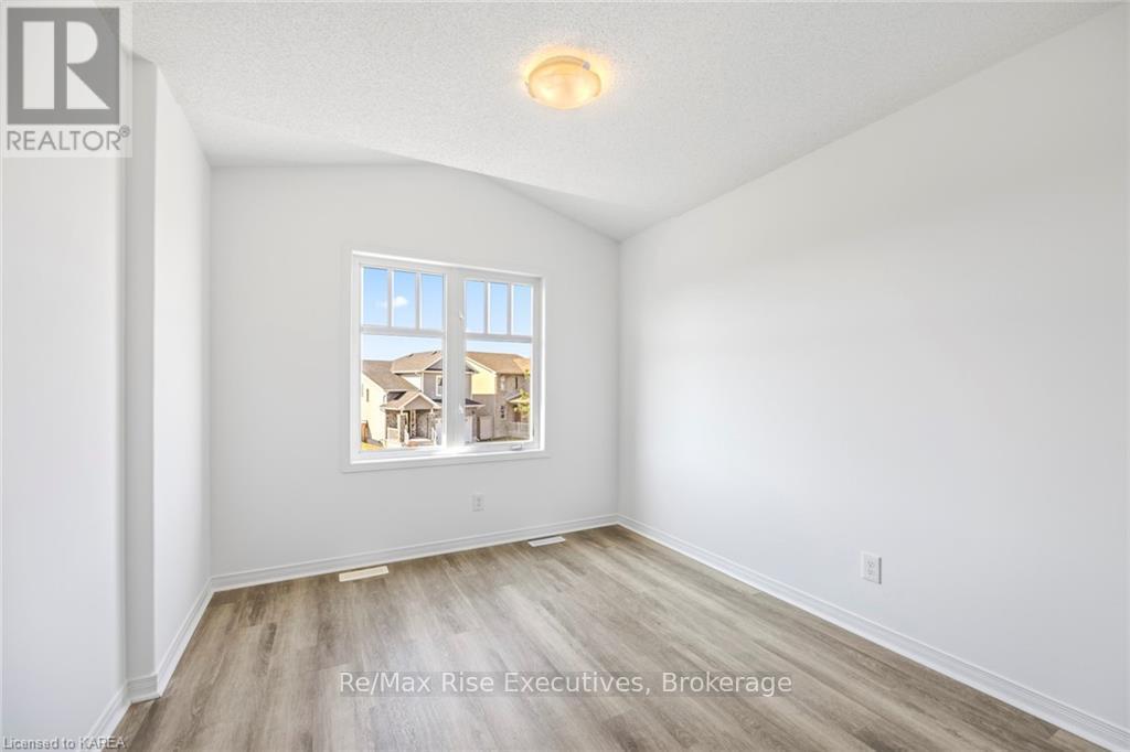 1653 CRIMSON CRESCENT - 28