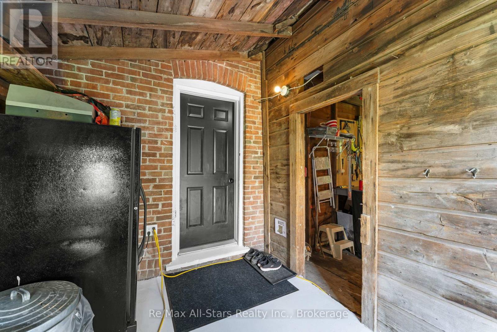 21 FRANCIS STREET E - 36