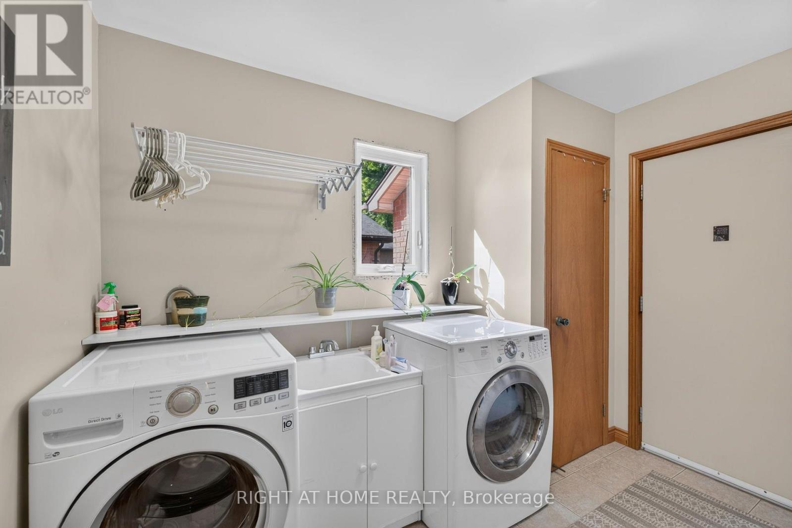 47 ROBINSON LANE - Image 18