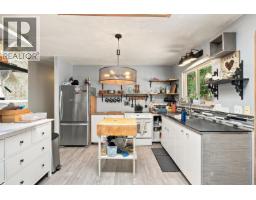 177 Pratt Road, Gibsons, BC V0N1V3 Photo 6