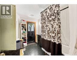 177 Pratt Road, Gibsons, BC V0N1V3 Photo 14