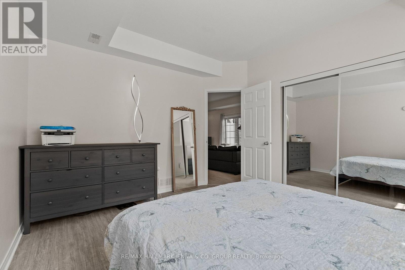 2 Bed, 1 Bath House for Sale in Ottawa – G – 102 ARTESA PRIVATE, Ottawa – MLS# X13683958 - Image 17
