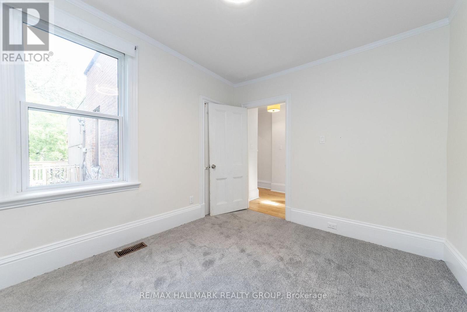 2 Bed, 1 Bath Multi-Family for Rent in Ottawa – UNIT A – 127 HENDERSON AVENUE, Ottawa – MLS# X13684068 - Image 12