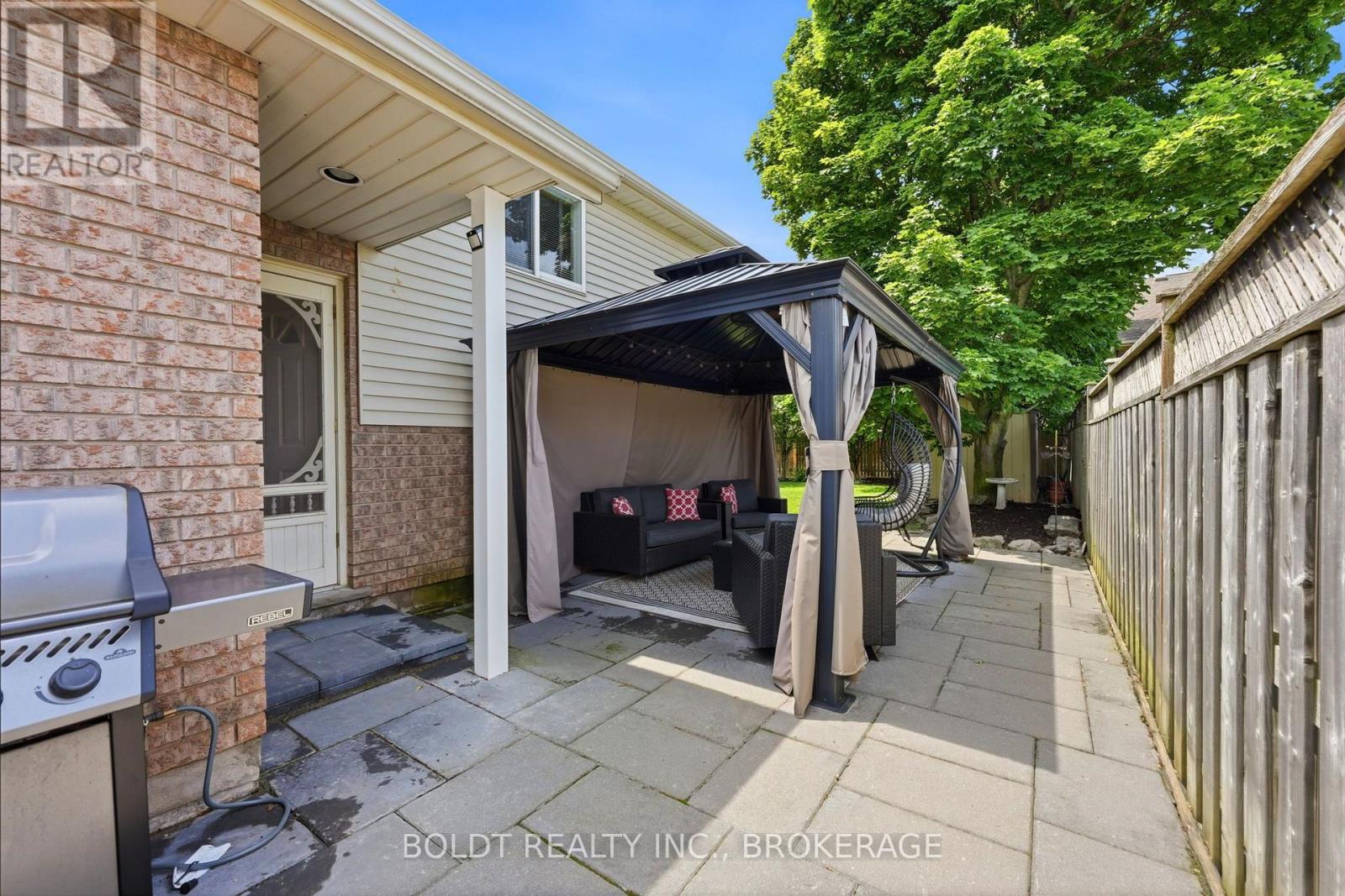 22 GRAVES CRESCENT - Image 33