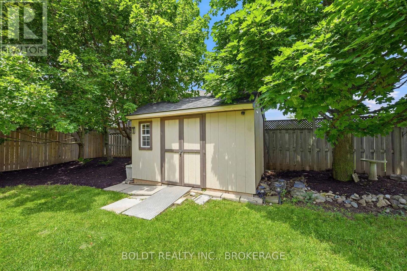 22 GRAVES CRESCENT - Image 39
