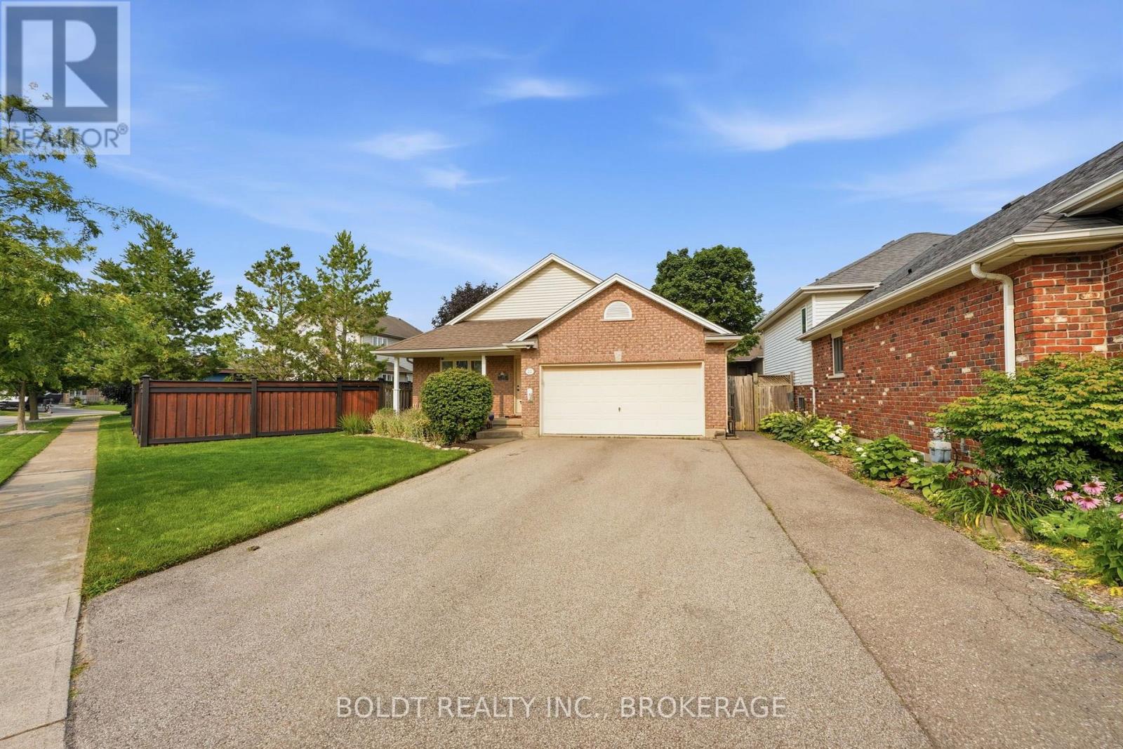 22 GRAVES CRESCENT - Image 42