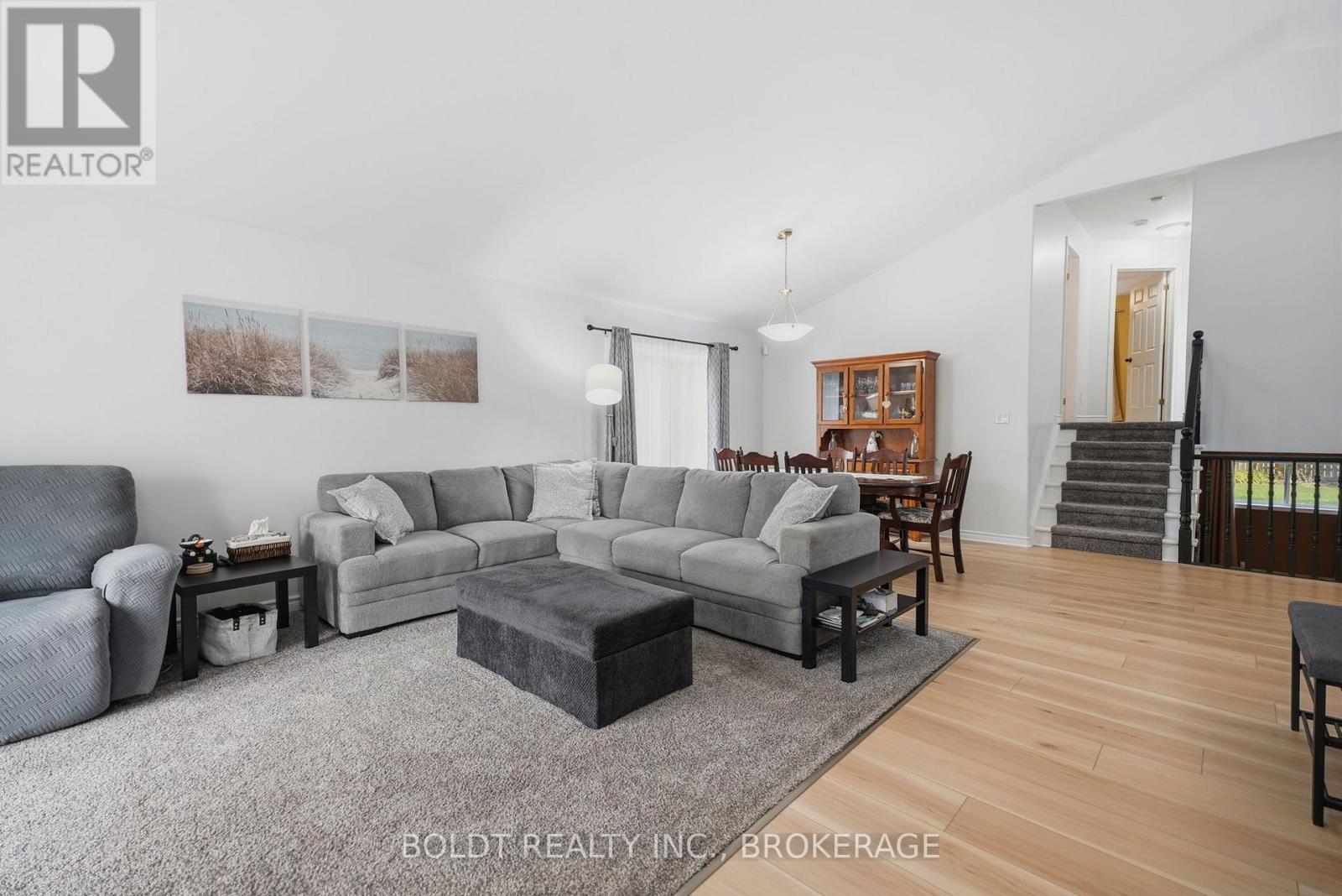 22 GRAVES CRESCENT - Image 5