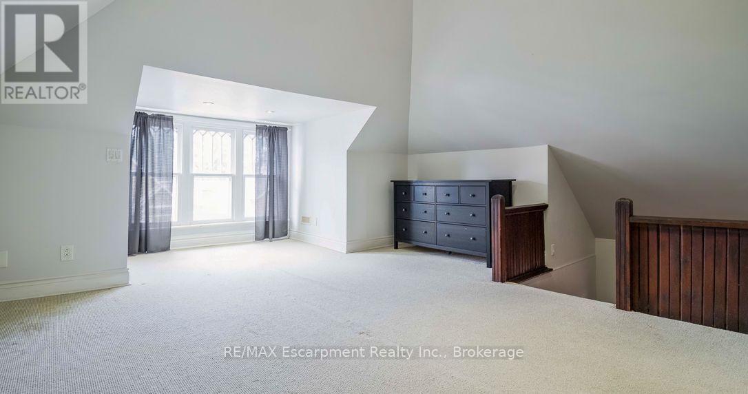 217 CAROLINE STREET S - Image 30