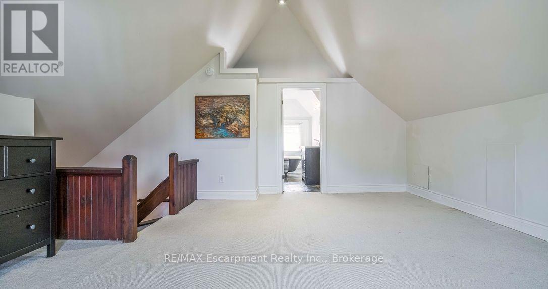 217 CAROLINE STREET S - Image 31