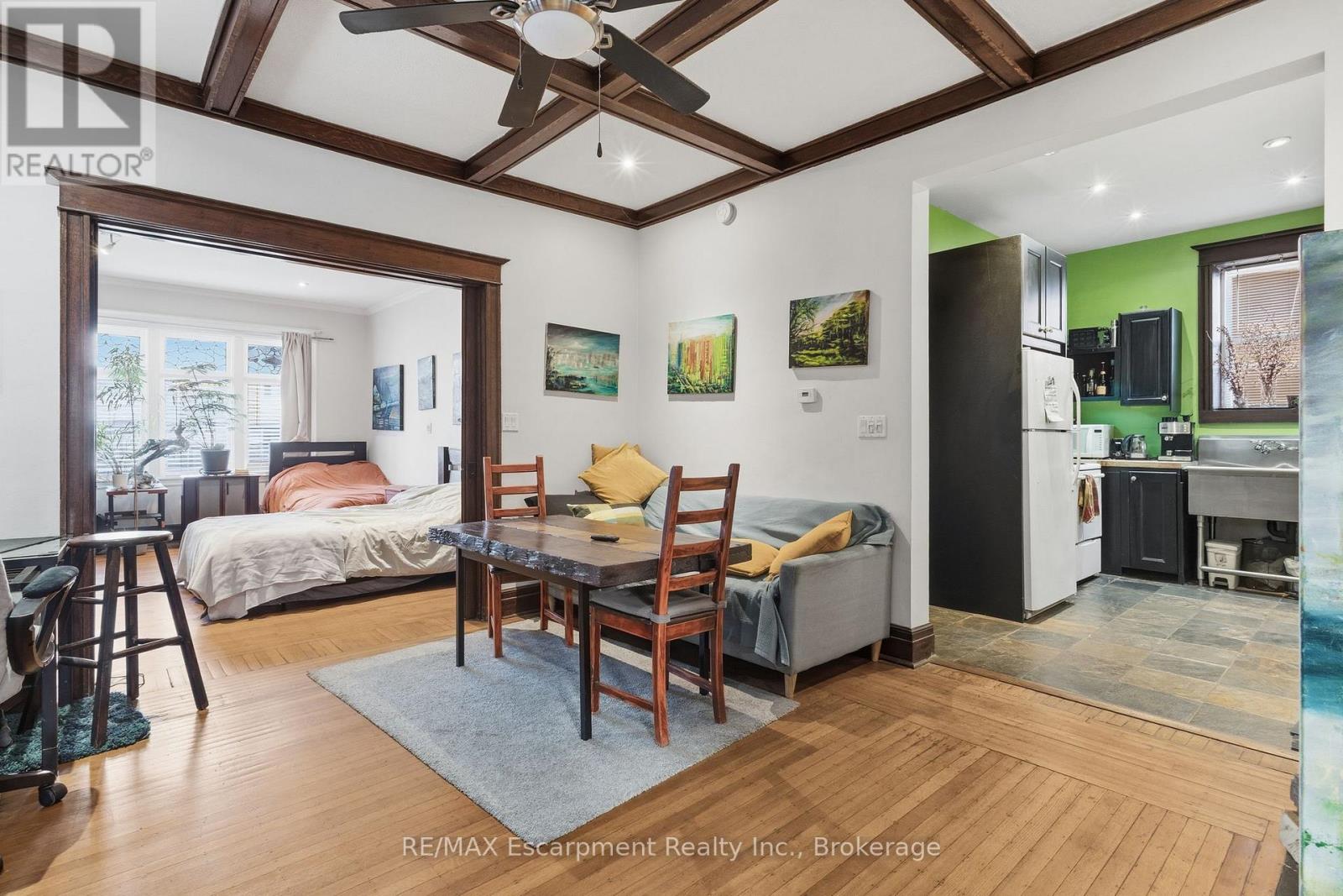217 CAROLINE STREET S - Image 39