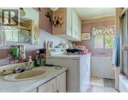 293 Forest Place, Essex, ON N8M2B7 Photo 13