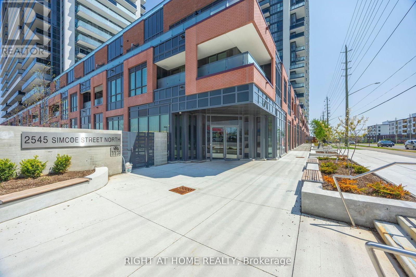 1131 - 2545 SIMCOE STREET N