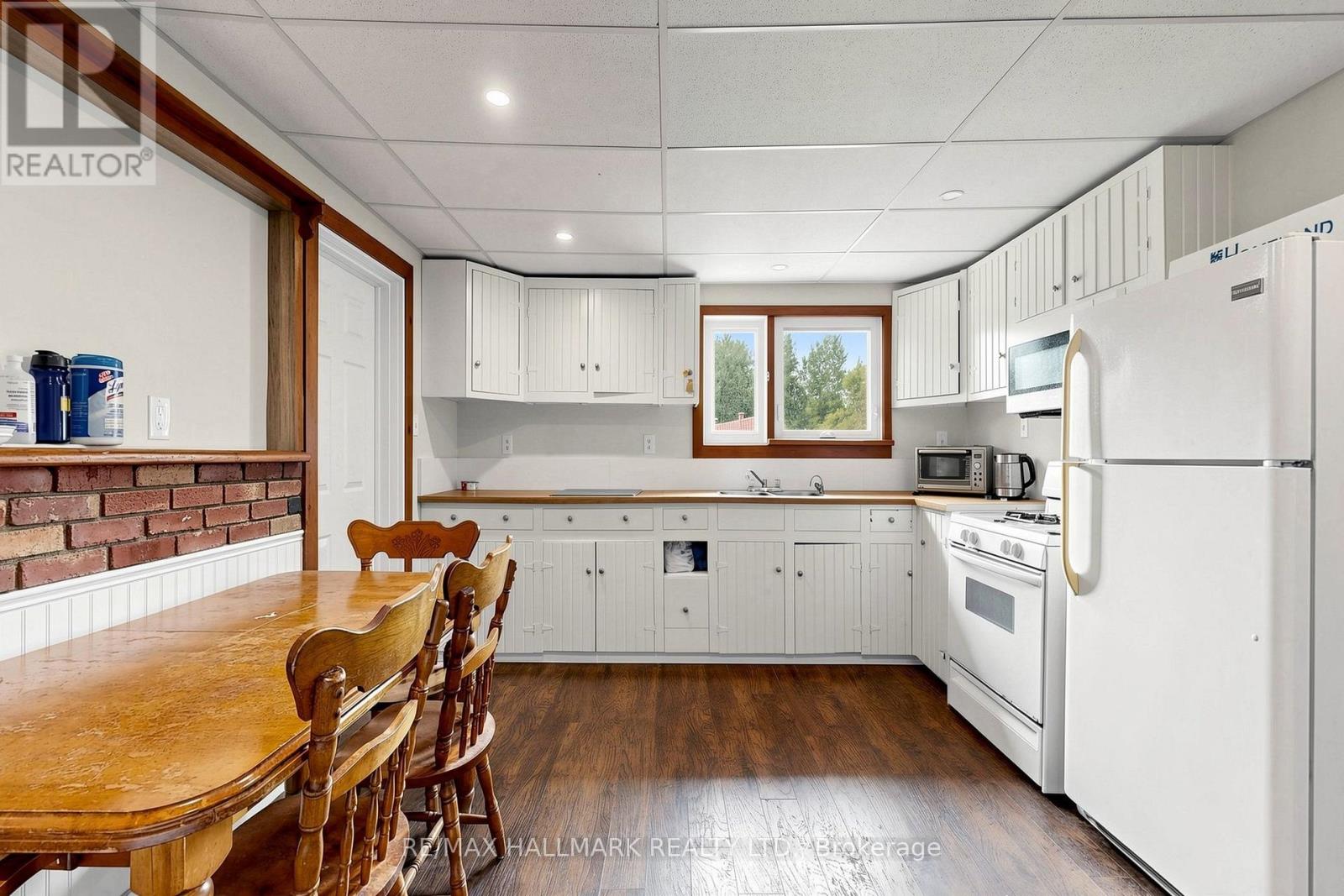 9775 BEACHWOOD ROAD - 8