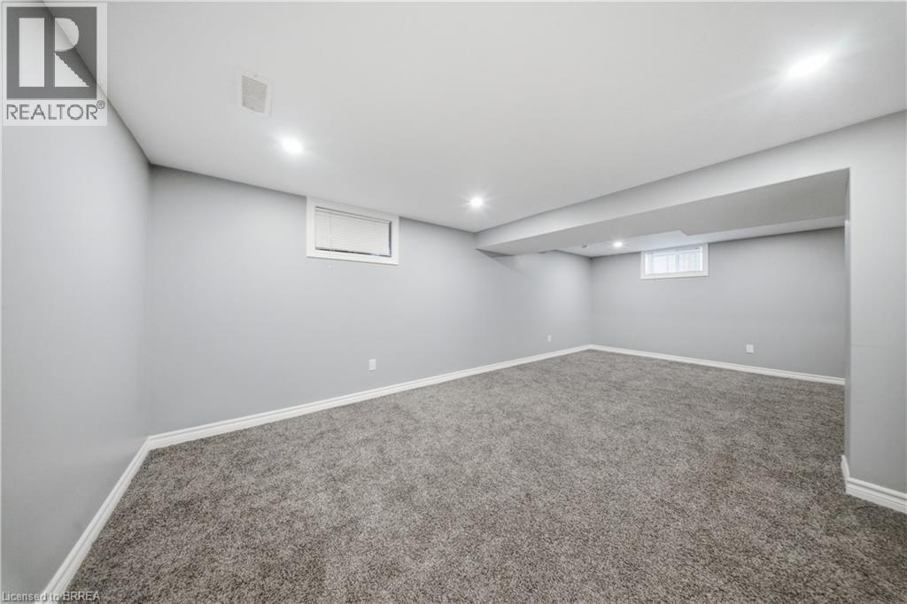 175 GRAND RIVER Avenue - Image 21