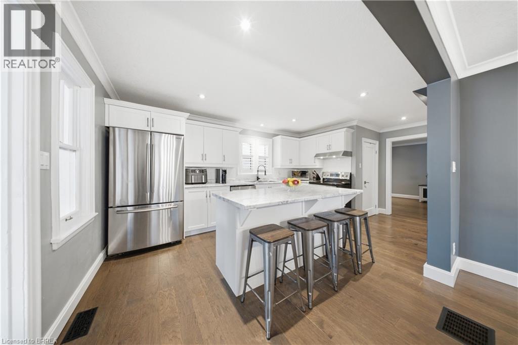 175 GRAND RIVER Avenue - Image 6