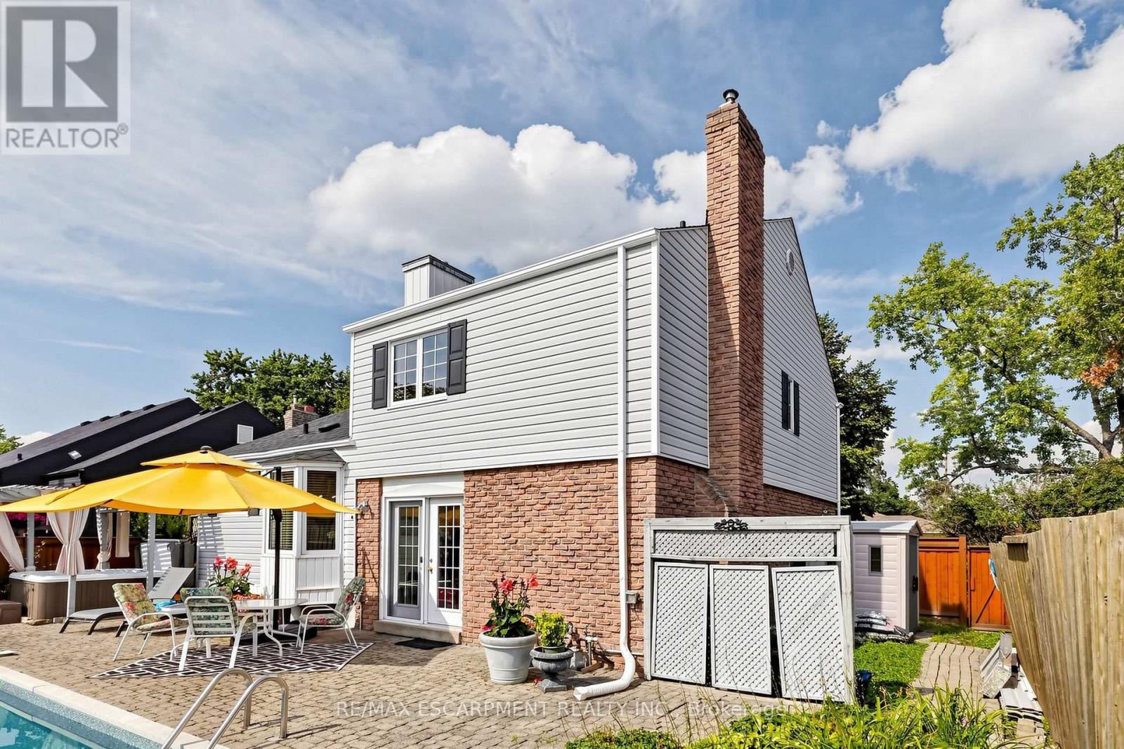 2208 LANCASTER CRESCENT - Image 36