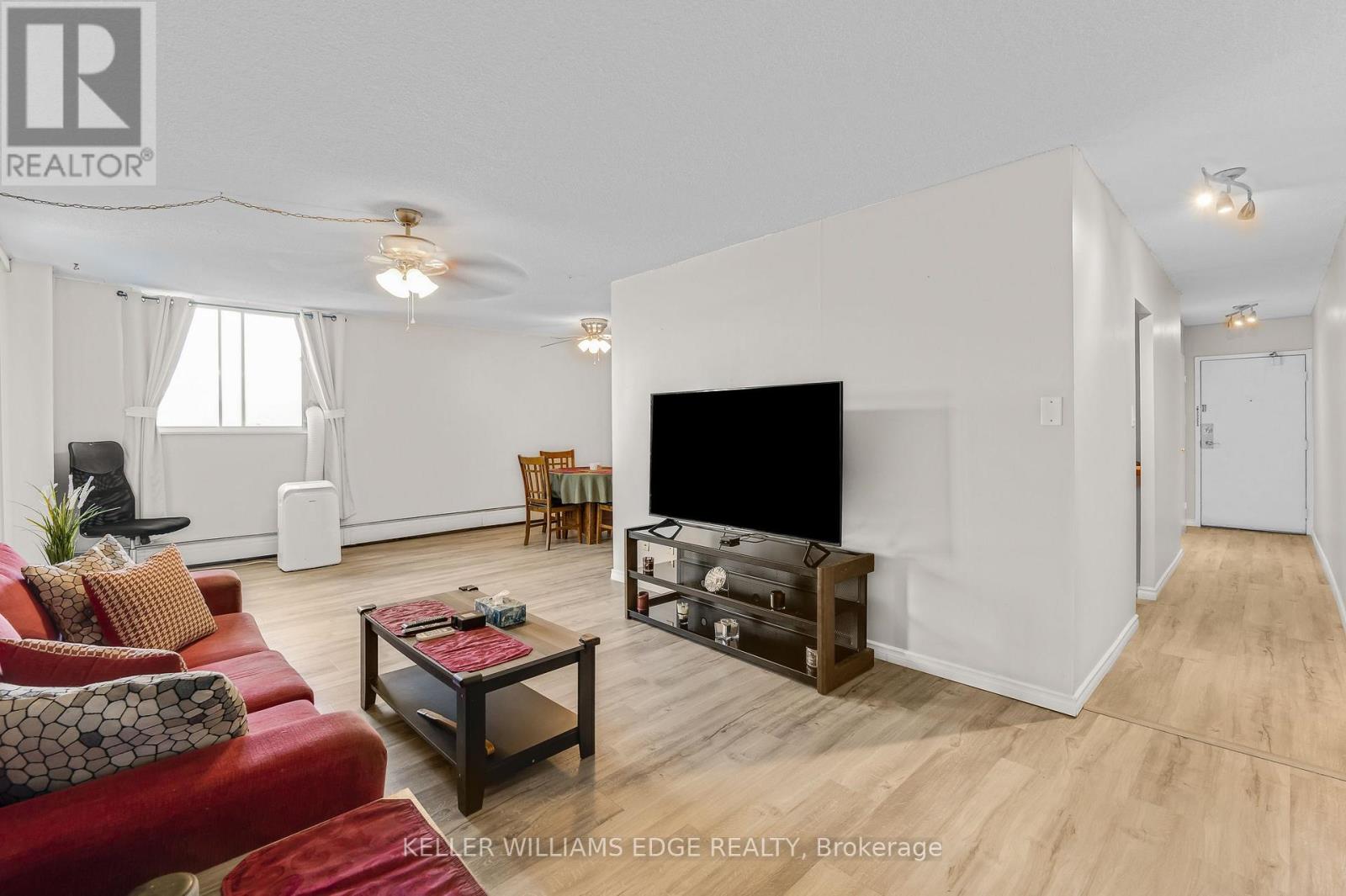#708 975 WARWICK COURT - 13
