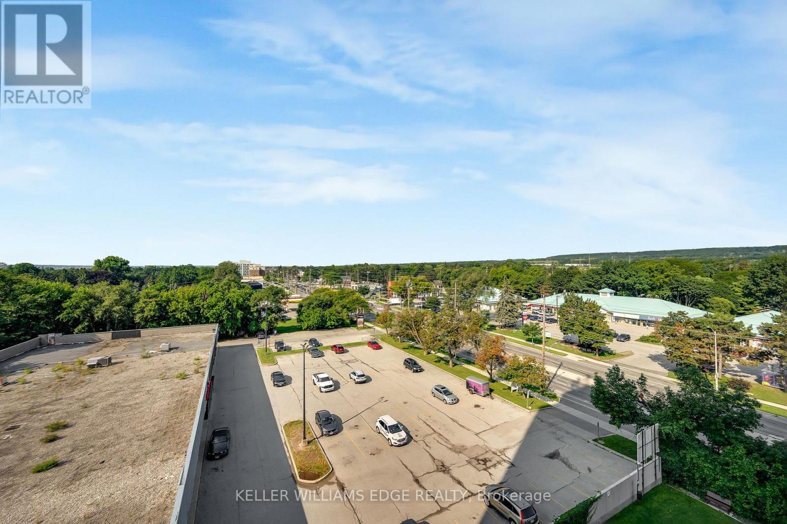 #708 975 WARWICK COURT - 28