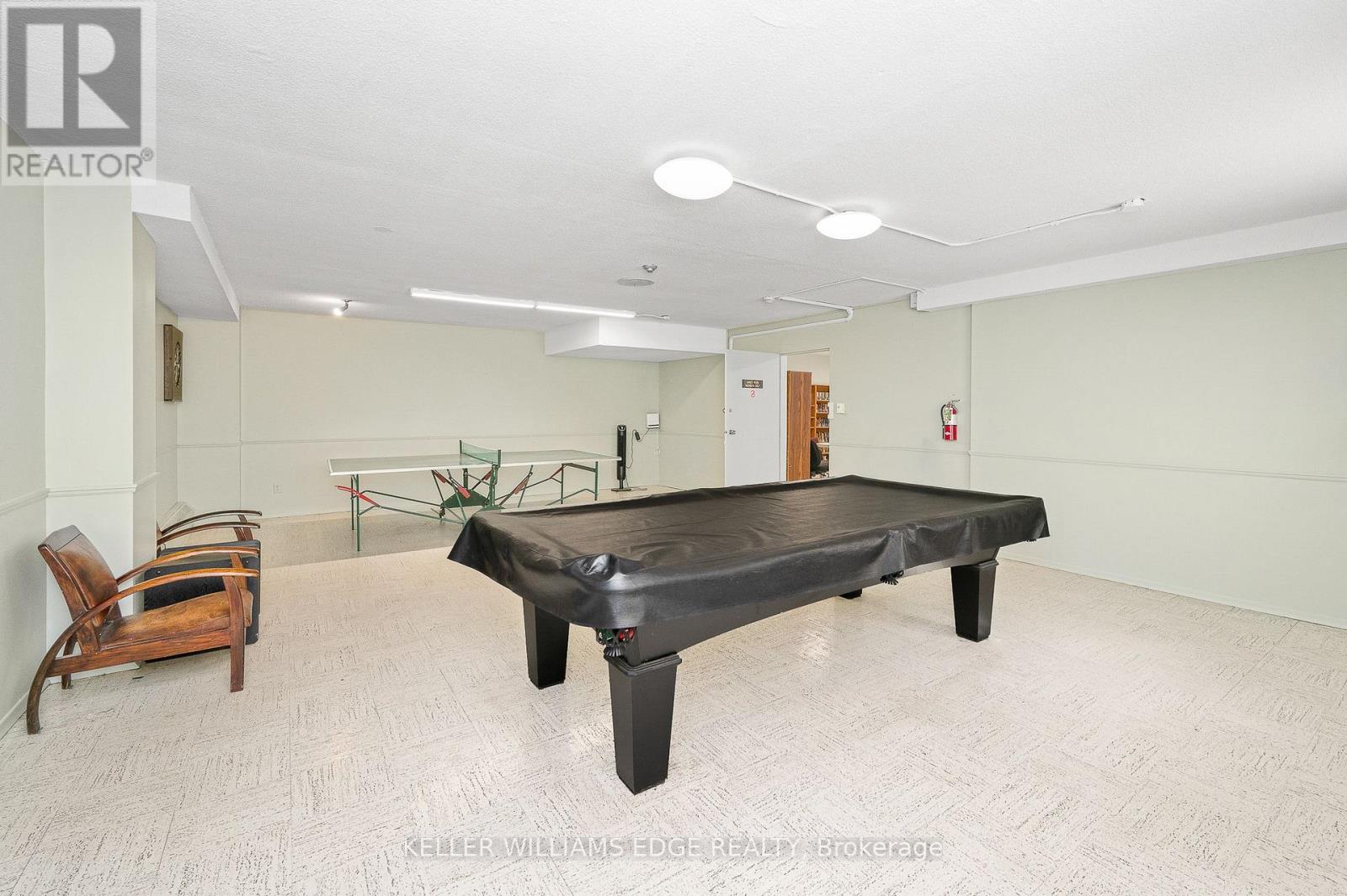 #708 975 WARWICK COURT - Image 37
