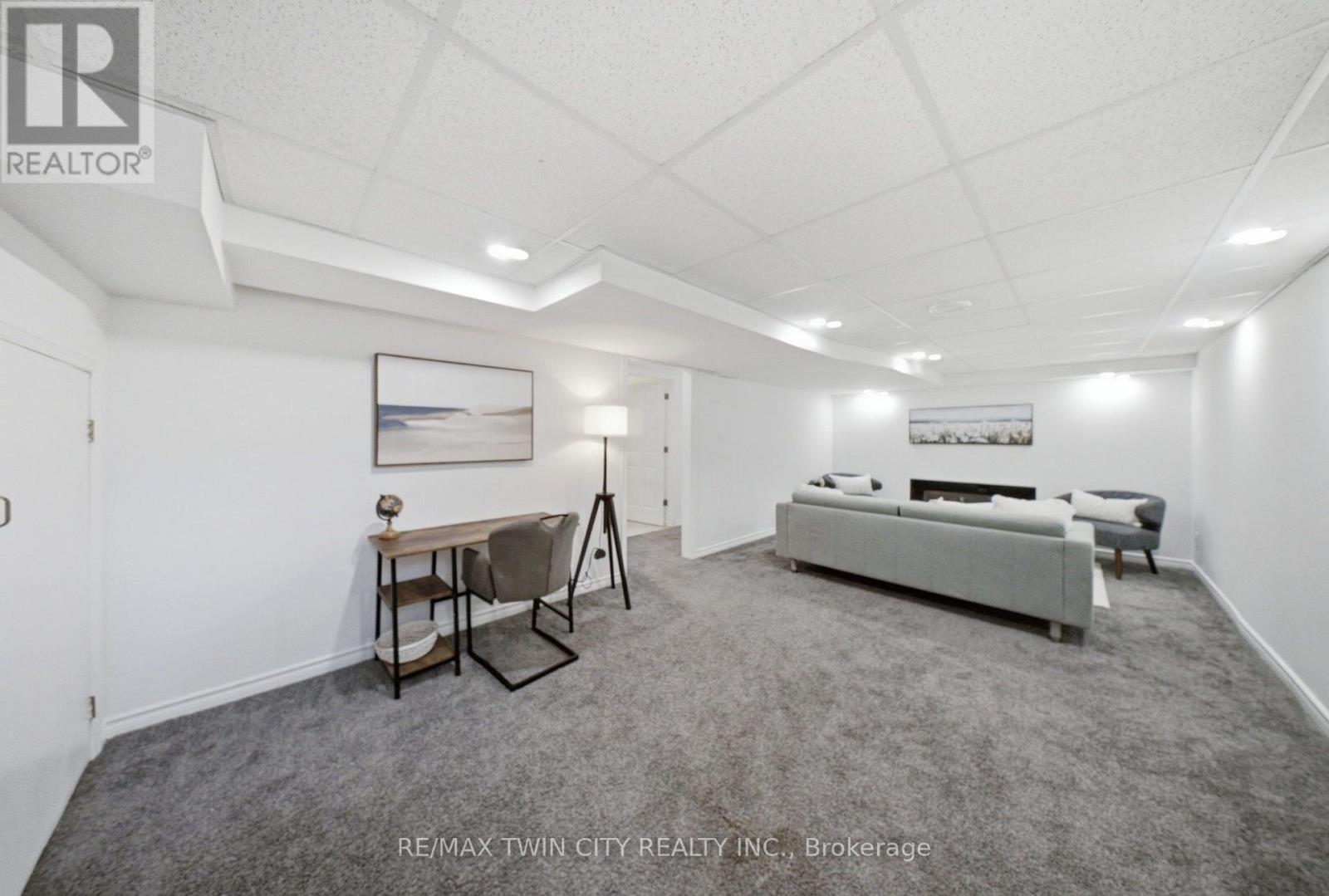 2 FRONTENAC AVENUE - Image 18
