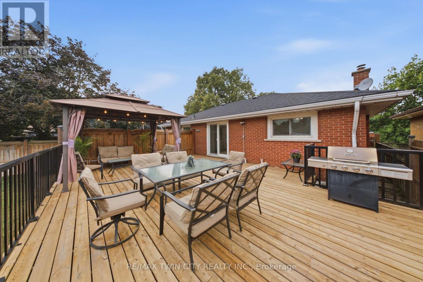 2 FRONTENAC AVENUE - Image 29