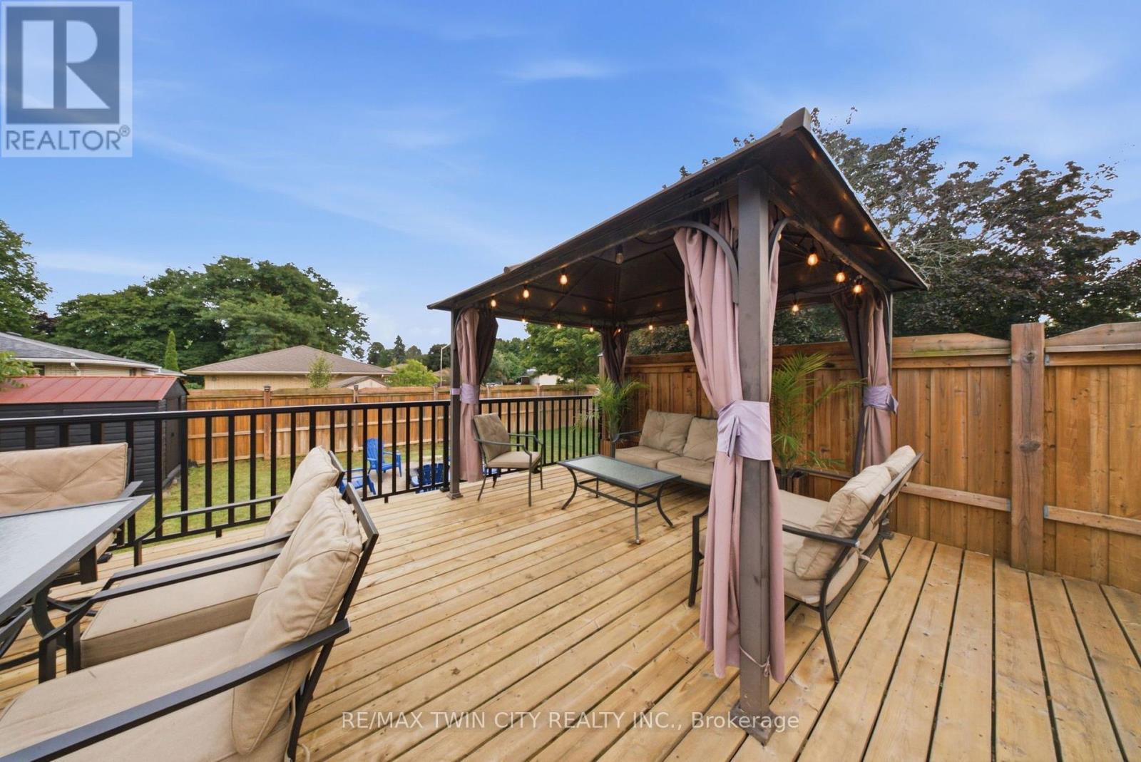 2 FRONTENAC AVENUE - Image 30