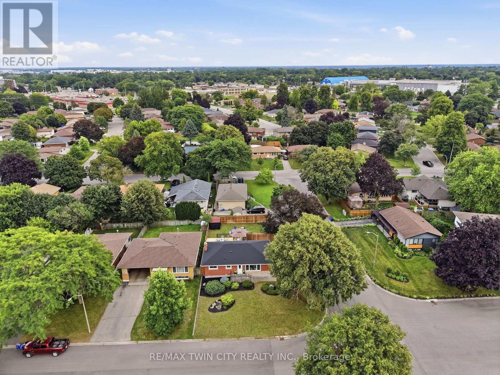 2 FRONTENAC AVENUE - Image 32
