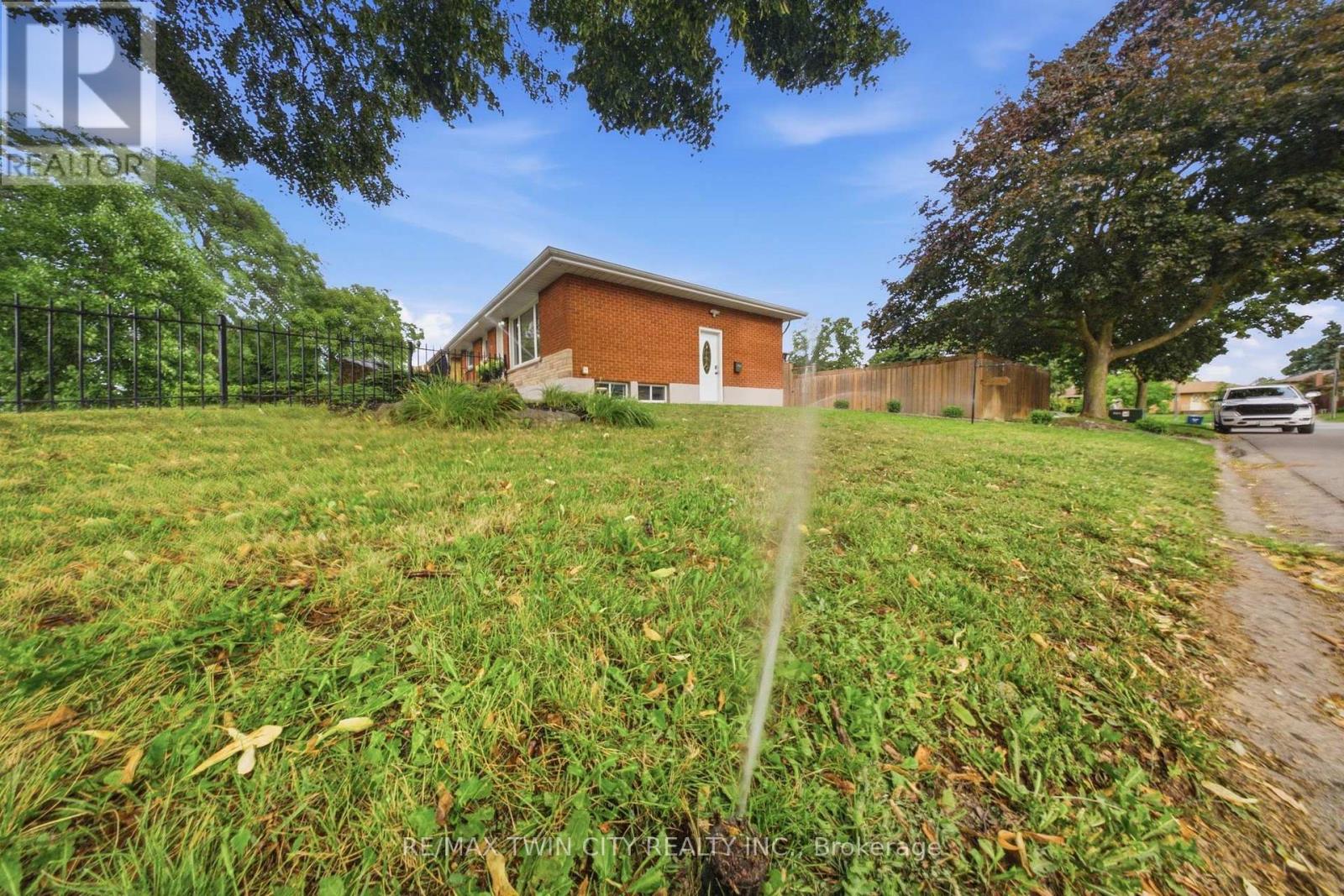 2 FRONTENAC AVENUE - Image 38