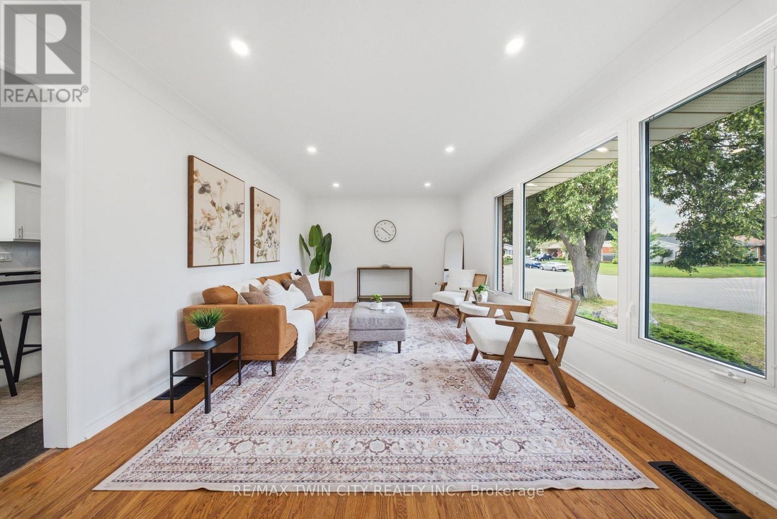 2 FRONTENAC AVENUE - Image 6