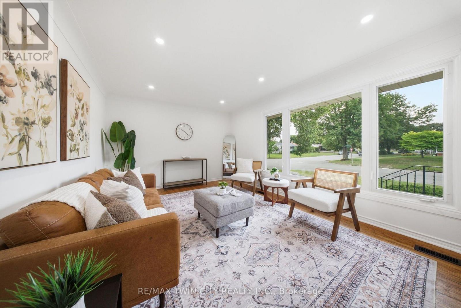 2 FRONTENAC AVENUE - Image 7