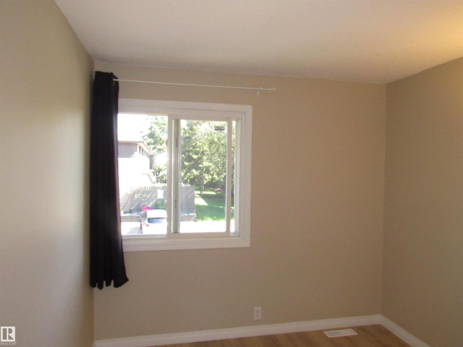 1692 37 ST NW - 19