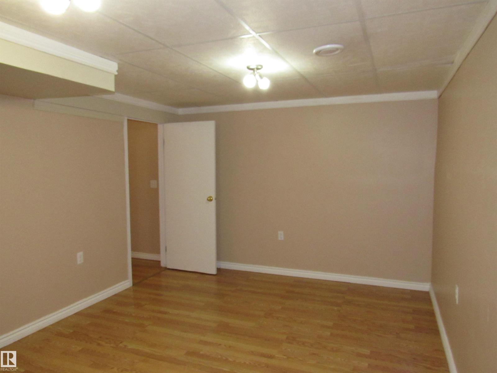 1692 37 ST NW - Image 30