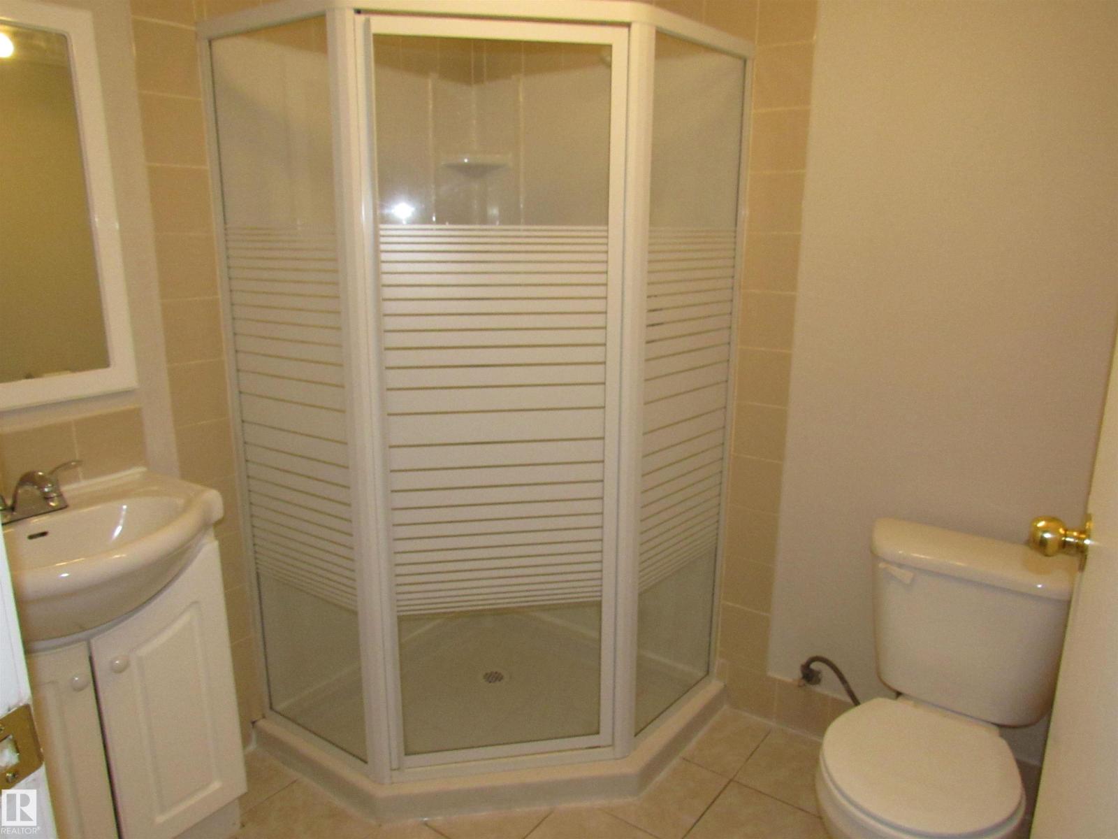 1692 37 ST NW - Image 32