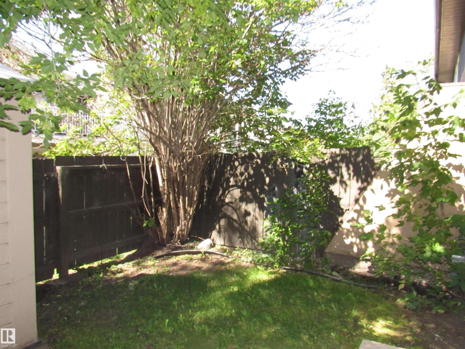 1692 37 ST NW - 35