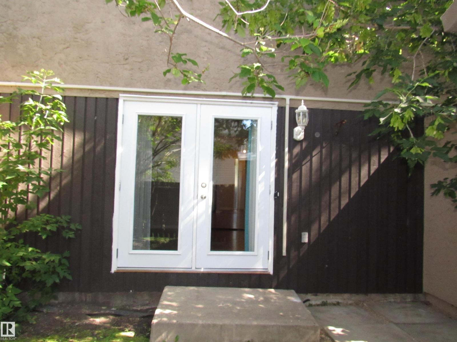 1692 37 ST NW - 36