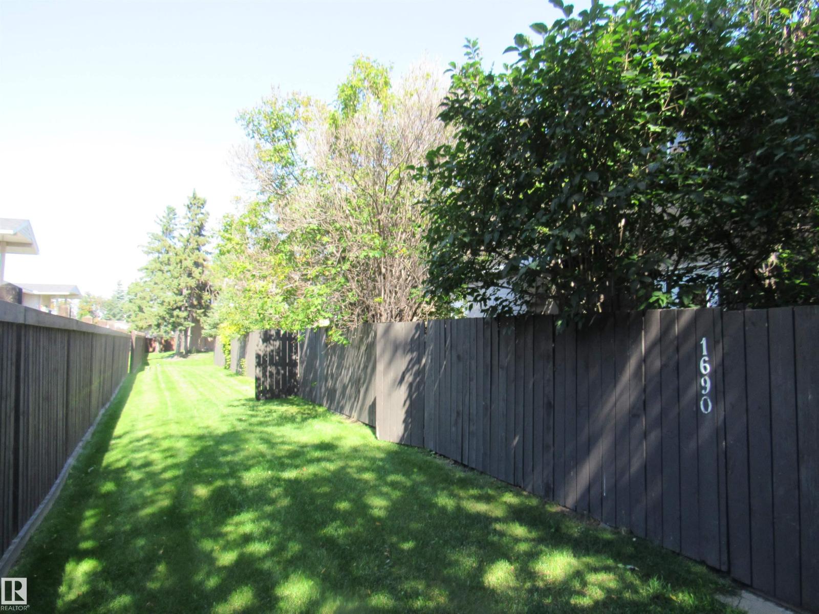 1692 37 ST NW - Image 39