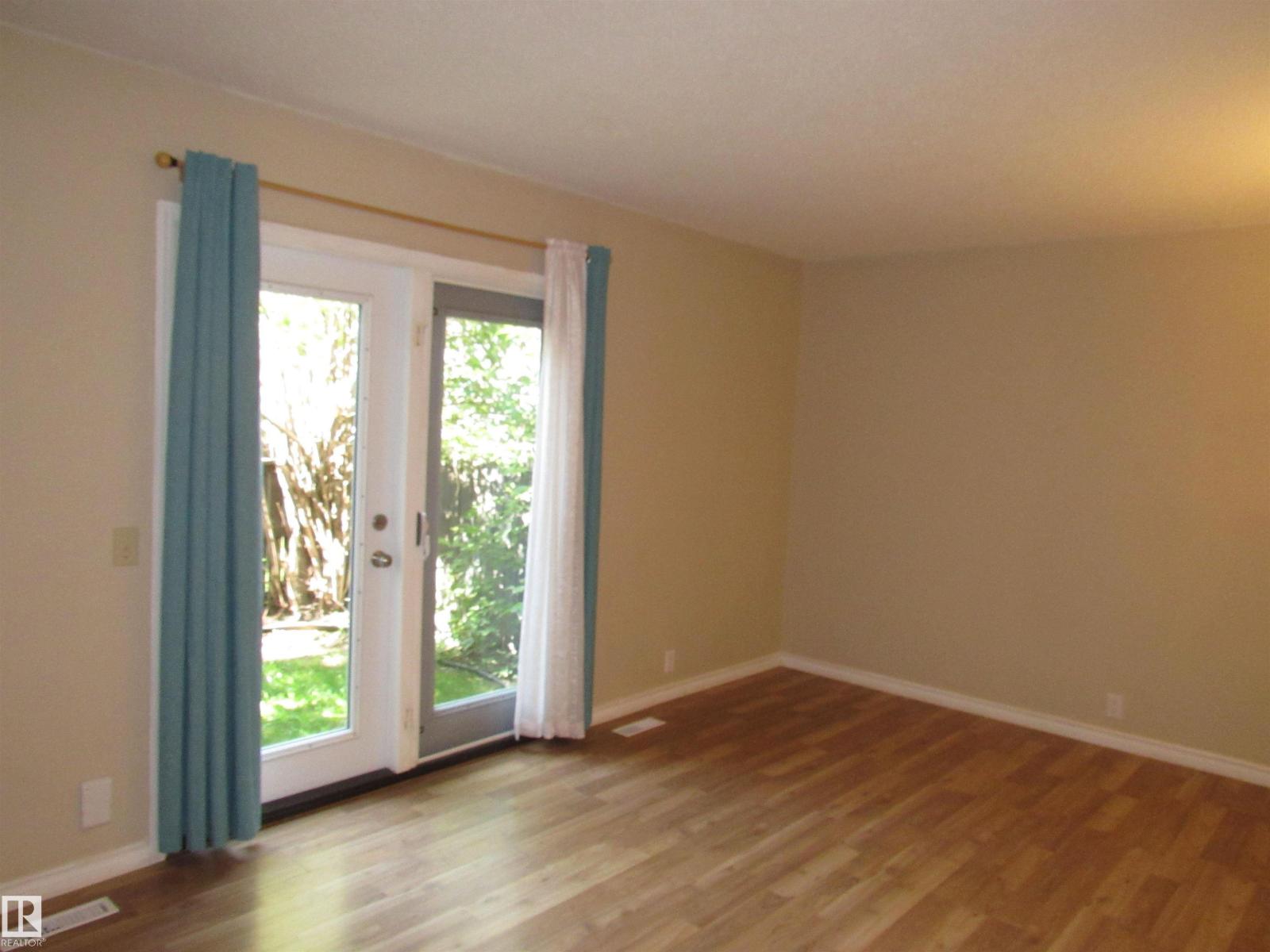 1692 37 ST NW - 4
