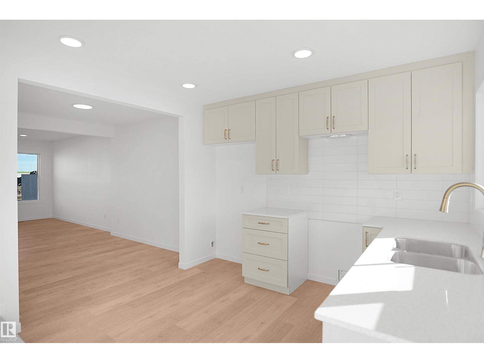 1316 9 ST NW - Image 13