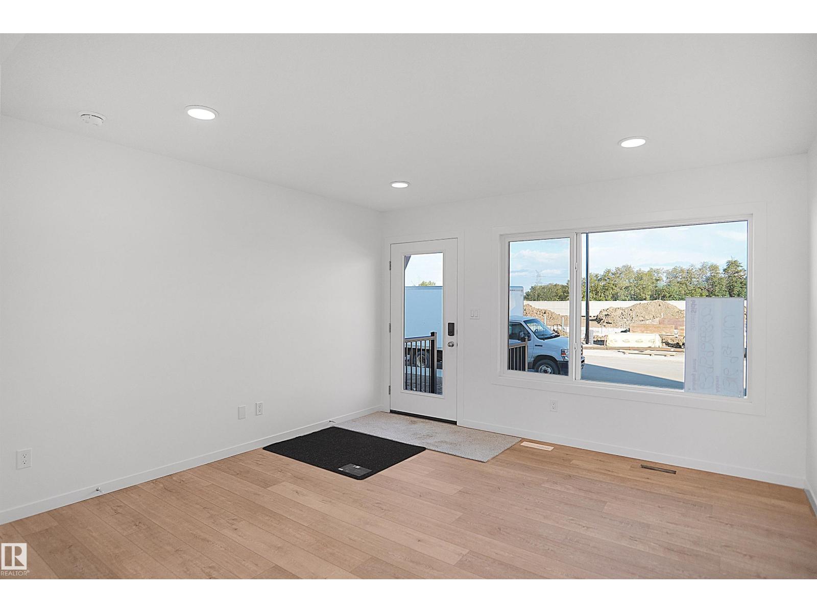 1316 9 ST NW - 7