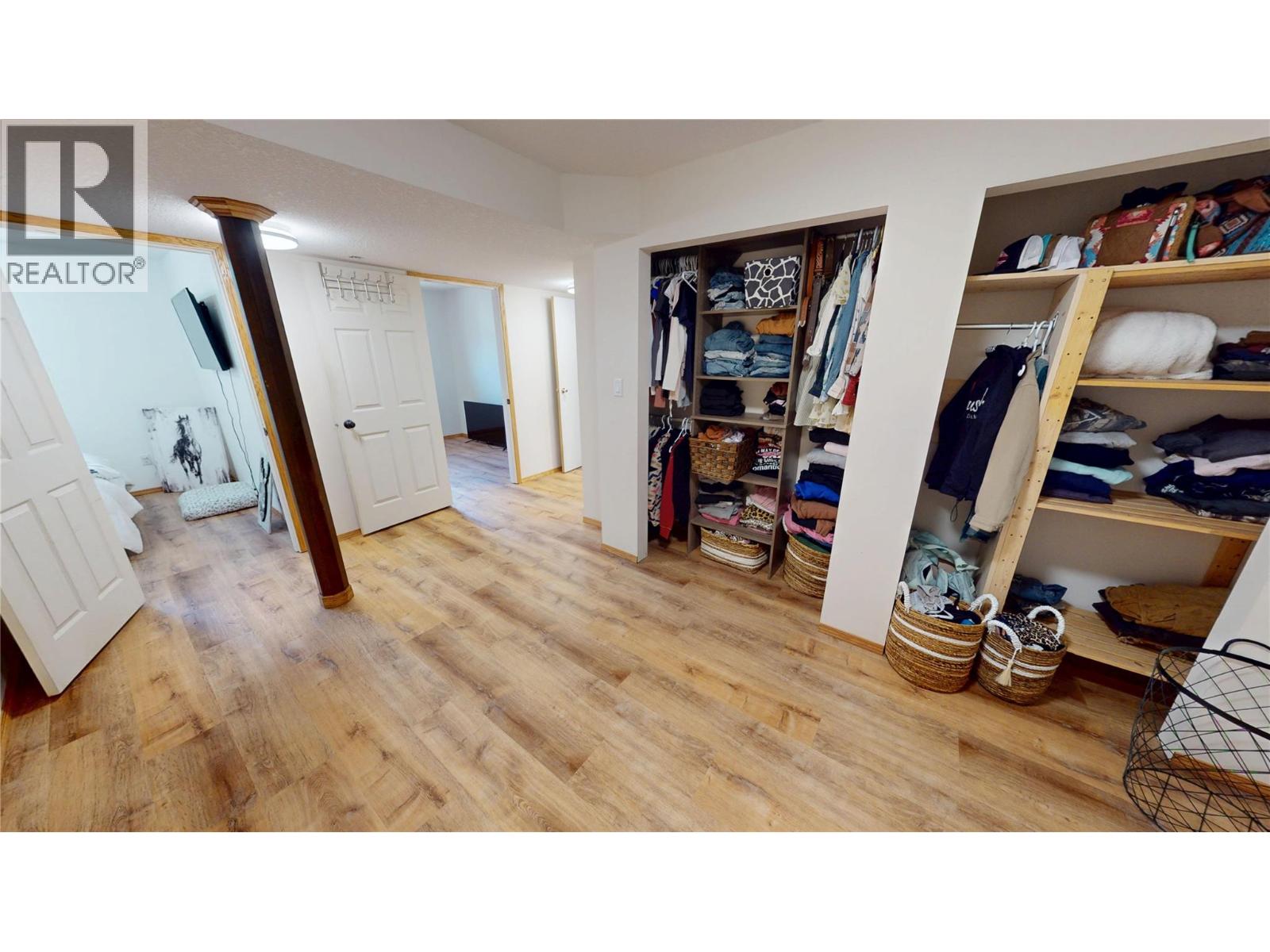 910 5th Ave Avenue - Image 23