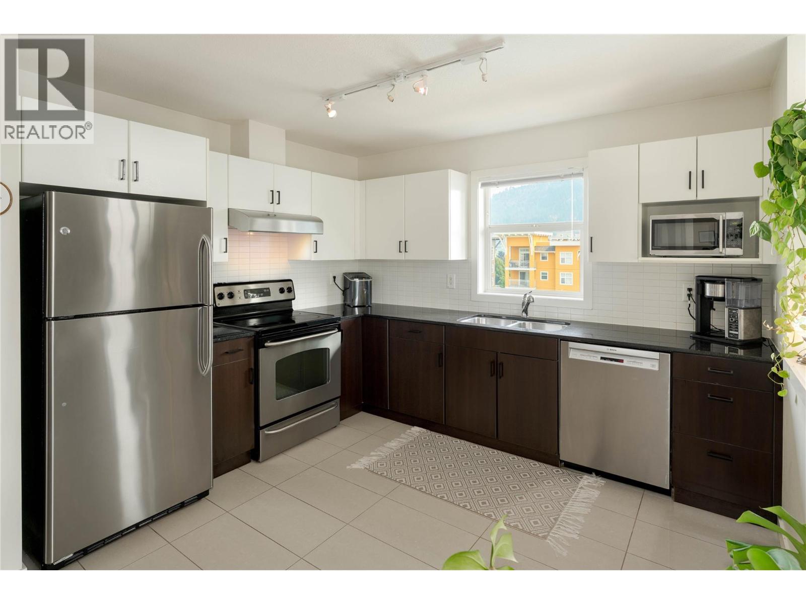 #405 551 Yates Road - 3