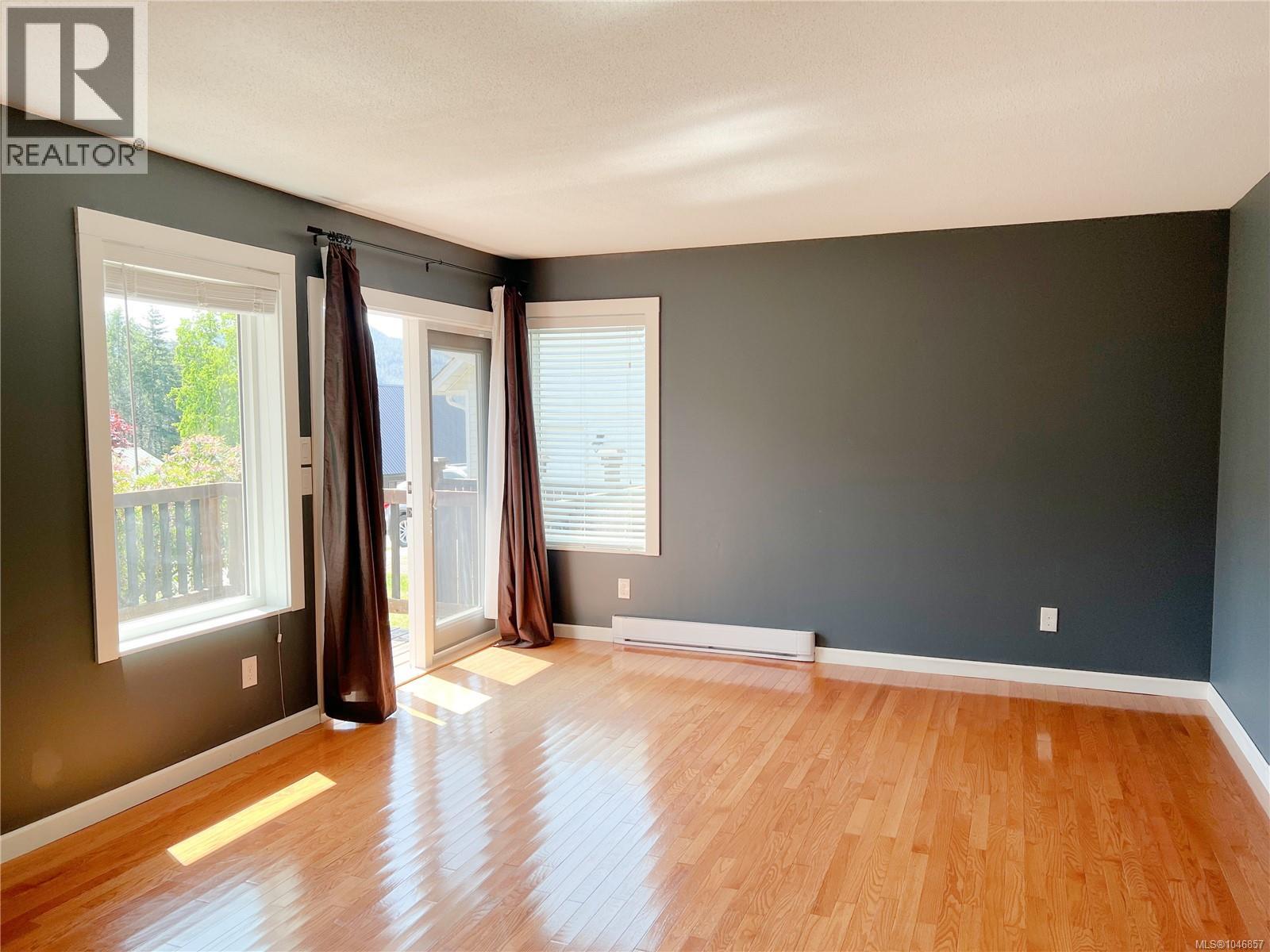 492 CEDAR Cres - Image 11