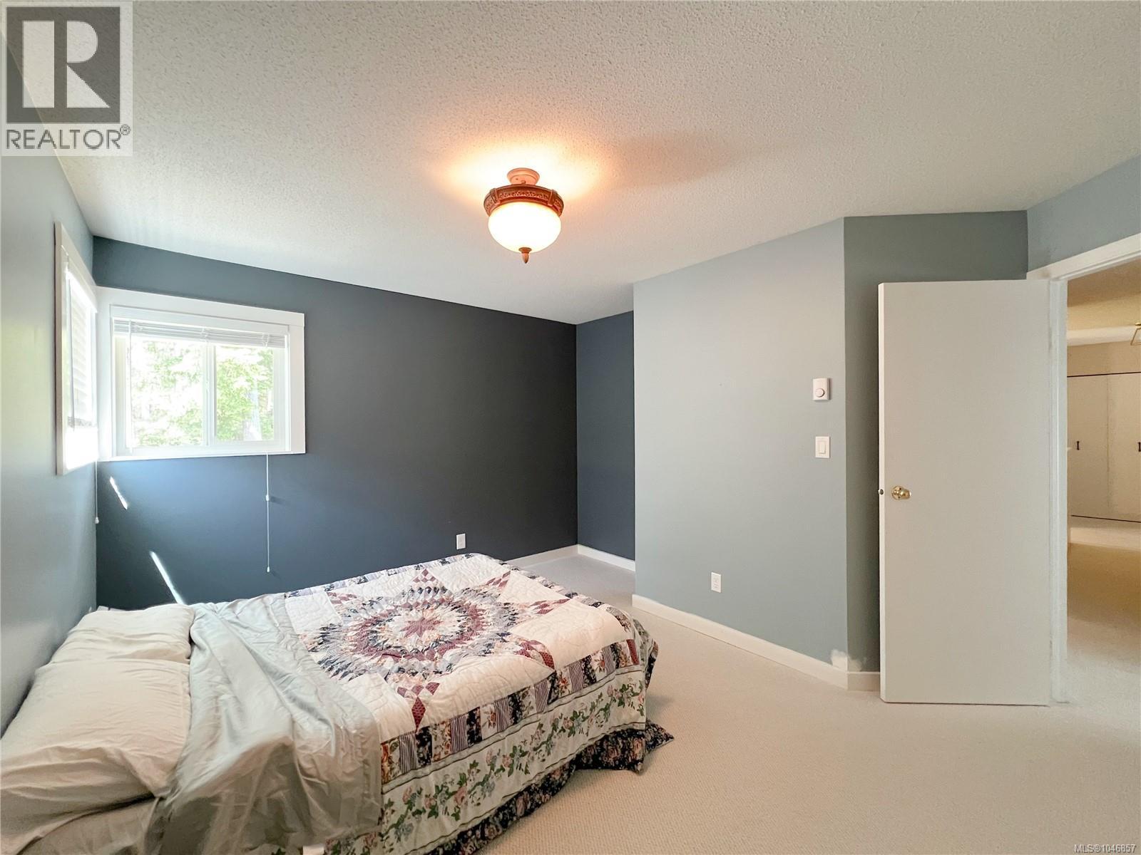 492 CEDAR Cres - Image 19