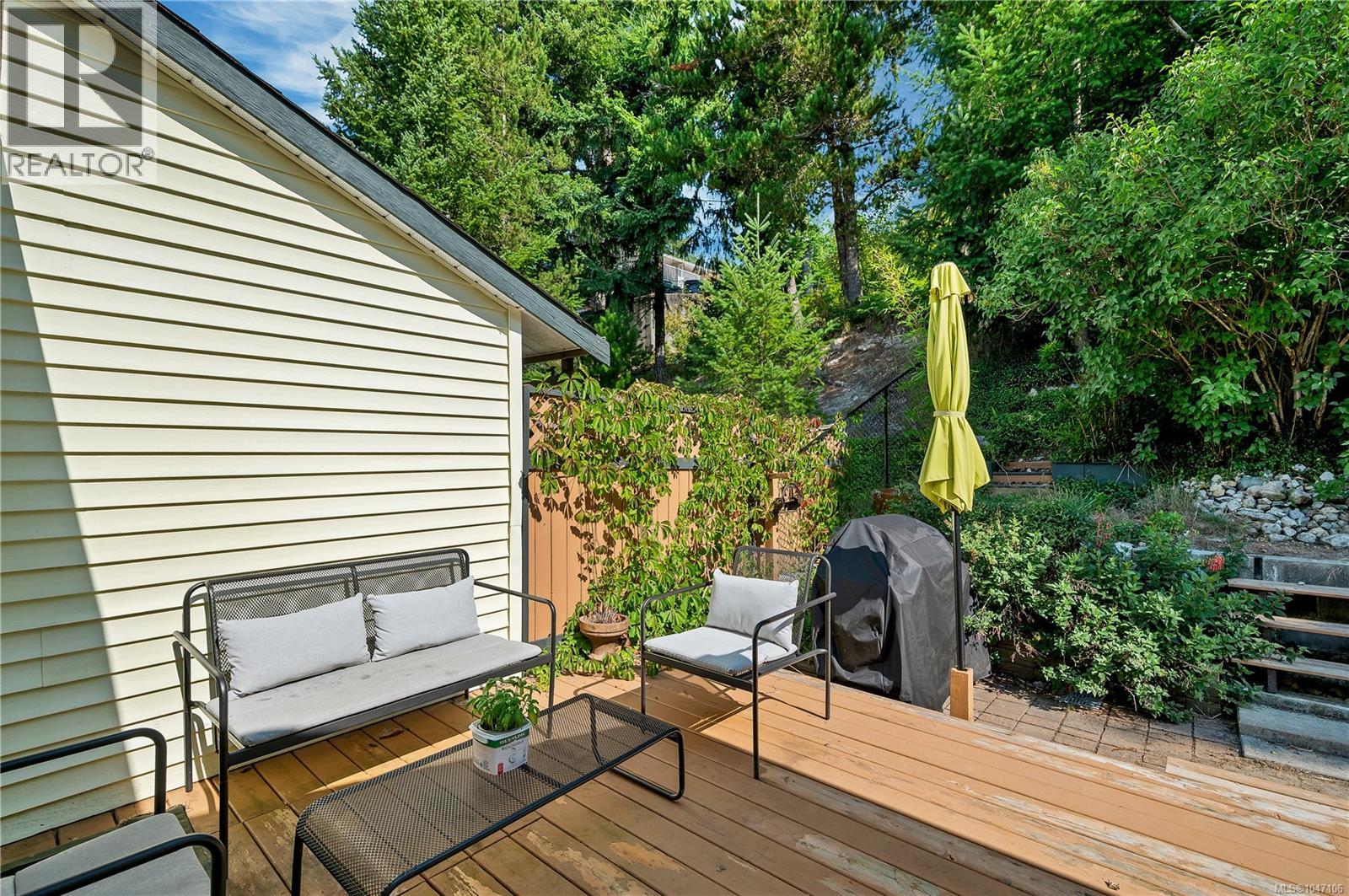 503 Nimpkish Dr - Image 33