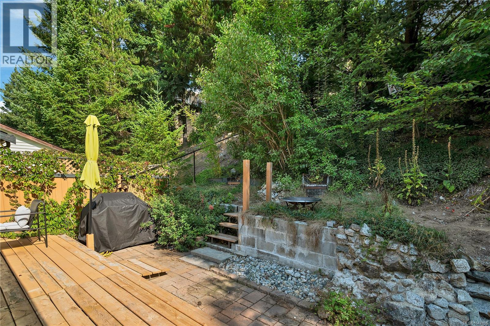 503 Nimpkish Dr - Image 36