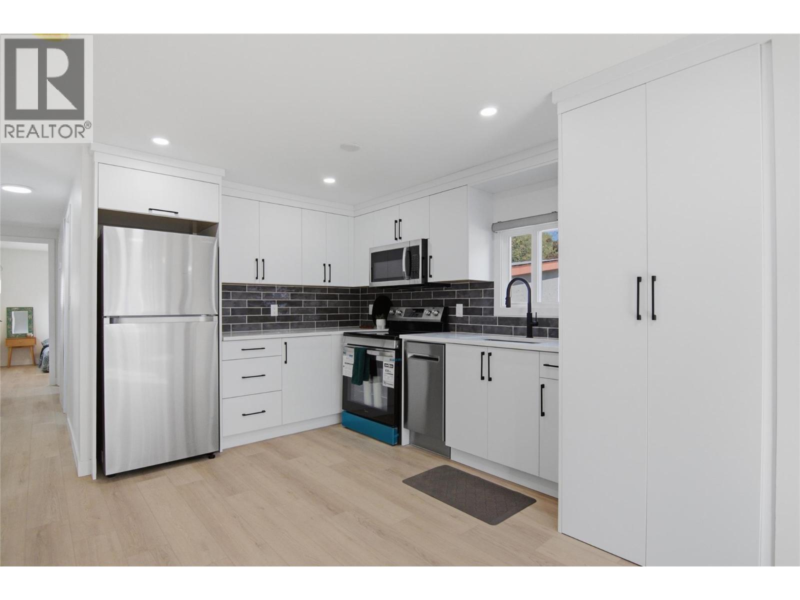 #6 4626 Summer Road - 2