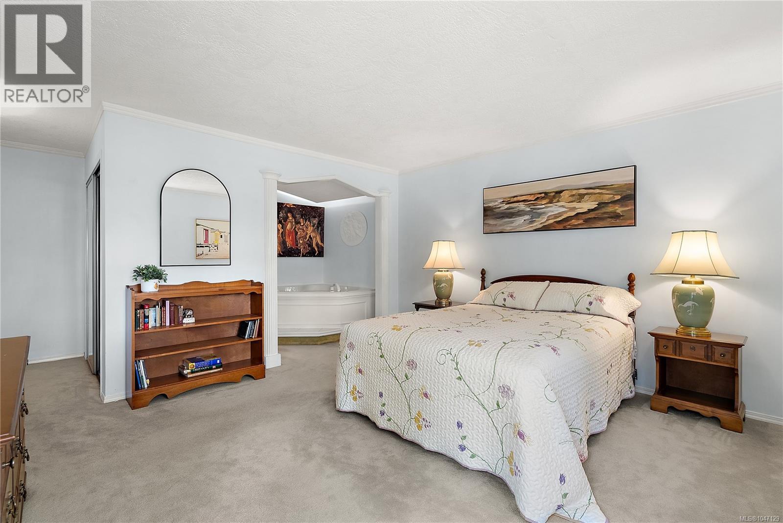 #5 909 Admirals Rd - 18