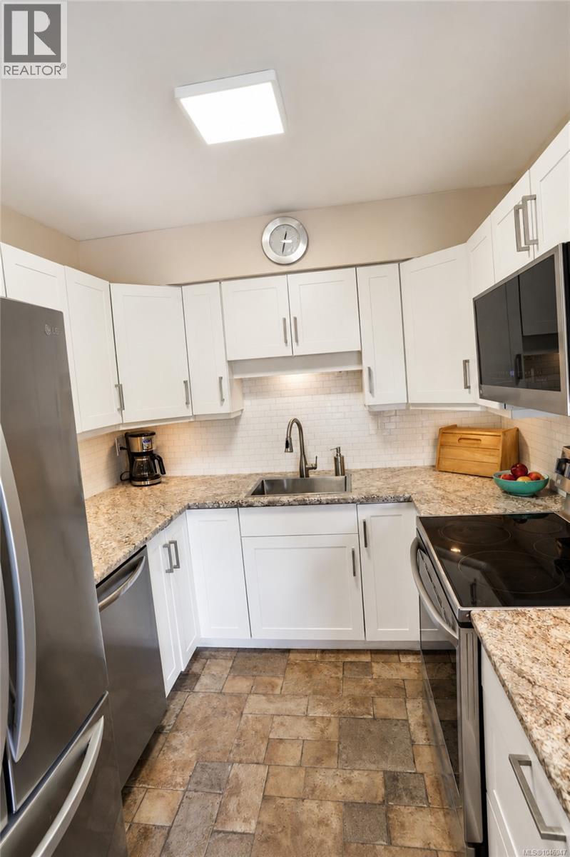 27 610 McKenzie Avenue, Saanich
