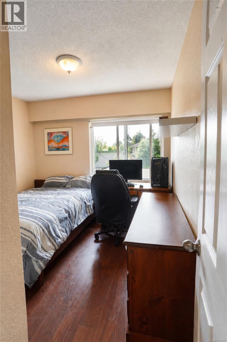 #27 610 McKenzie Ave - 22