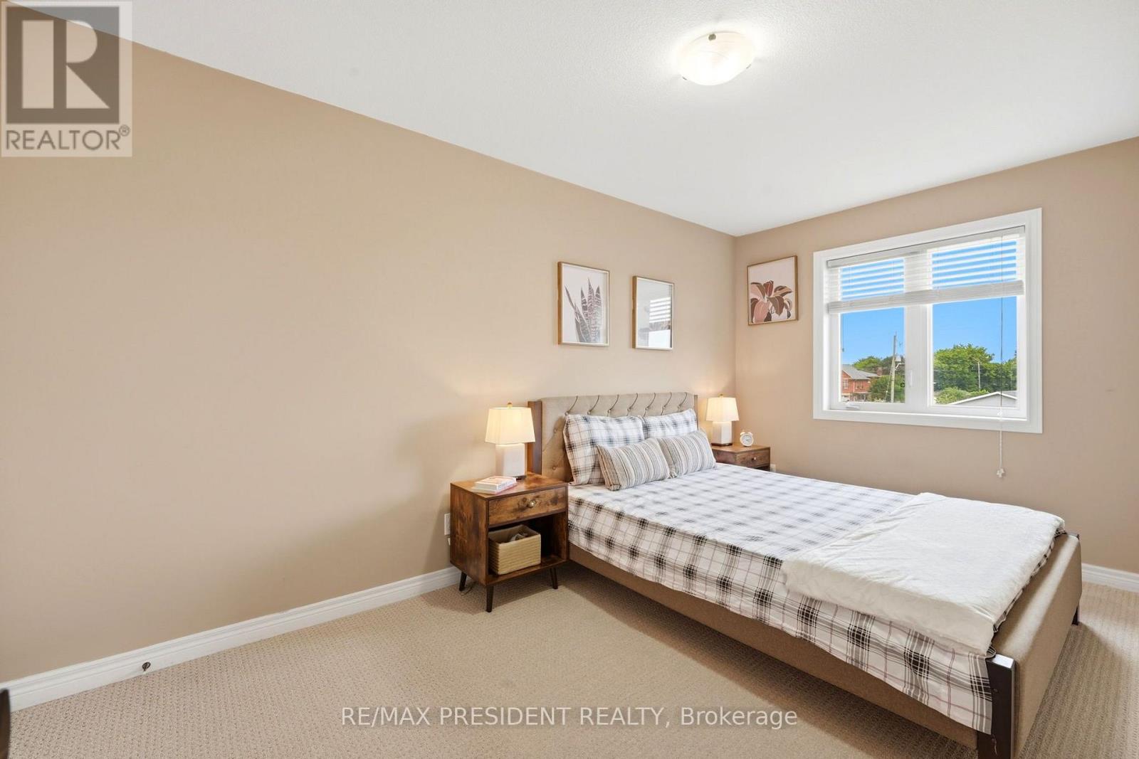 #23 45 SEABREEZE CRESCENT - 19